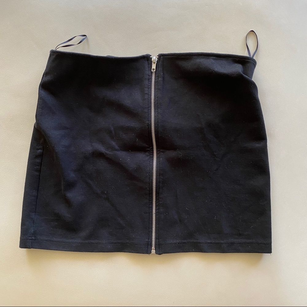 H&M Black Zip Front Mini Skirt 🖤